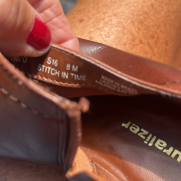 Naturalized Women’s 8M Brown Leather Shoes Boots Zip with heel stitch in time - Picture 13 of 13